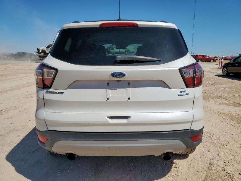 1FMCU9GD7JUA85262 - 2018 FORD ESCAPE SE Blanc photo 6