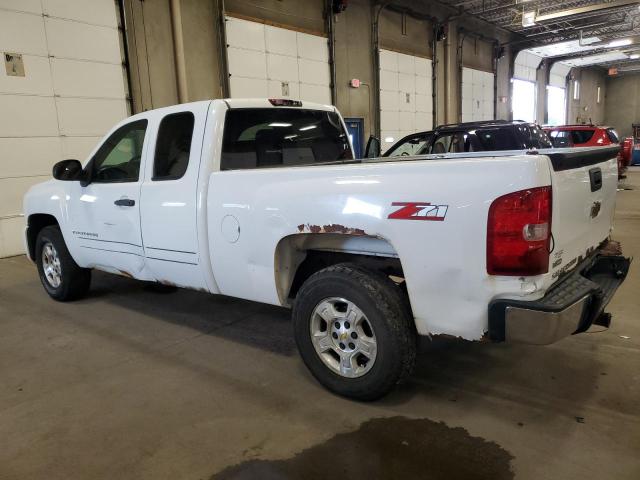 1GCEC19068Z217890 - 2008 CHEVROLET SILVERADO C1500 WHITE photo 2
