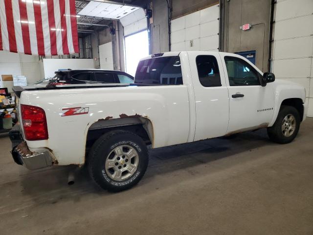 1GCEC19068Z217890 - 2008 CHEVROLET SILVERADO C1500 WHITE photo 3
