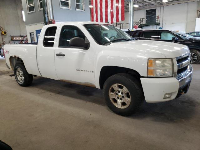 1GCEC19068Z217890 - 2008 CHEVROLET SILVERADO C1500 WHITE photo 4