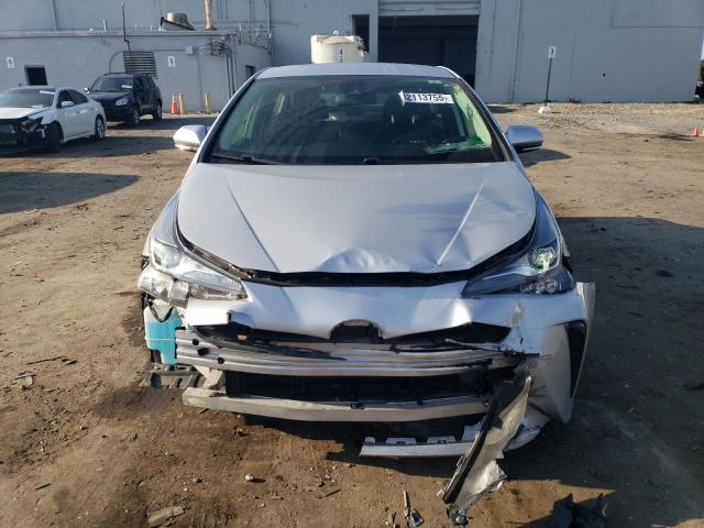 JTDKAMFU4N3168107 - 2022 TOYOTA PRIUS NIGHT SHADE Сріблястий фото 5