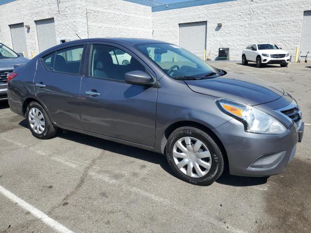 3N1CN7AP2KL868299 - 2019 NISSAN VERSA S Grau Foto 4