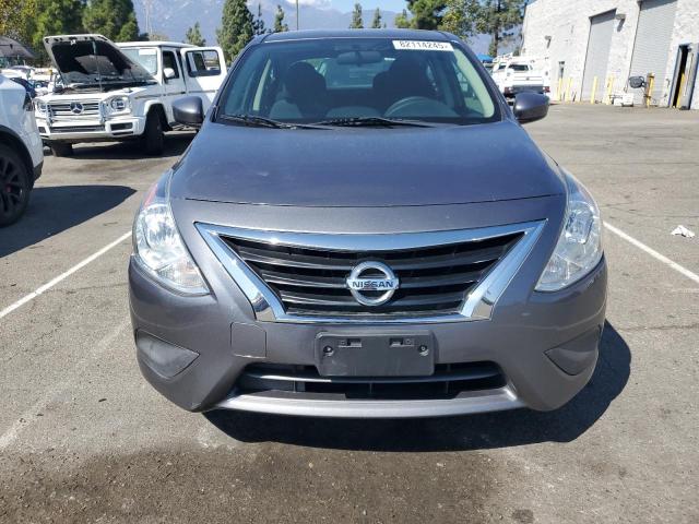 3N1CN7AP2KL868299 - 2019 NISSAN VERSA S Grau Foto 5