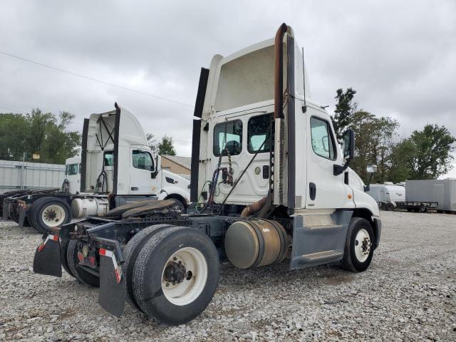 1FUBGEDV0GLHC5699 - 2016 FREIGHTLINER CASCADIA 1 Biały zdjęcie 4