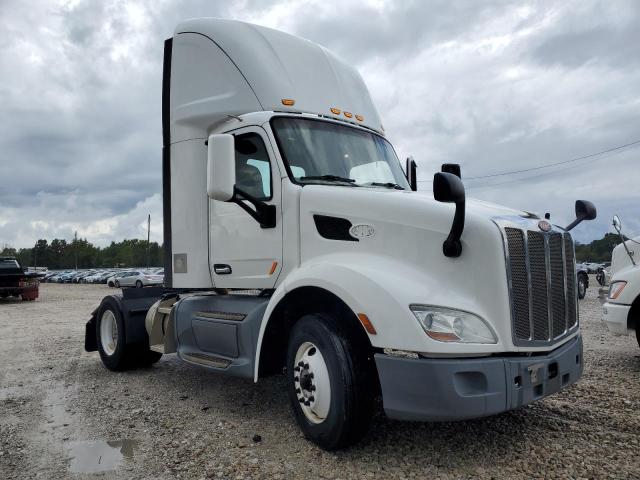 2018 PETERBILT TRACTOR 579, null