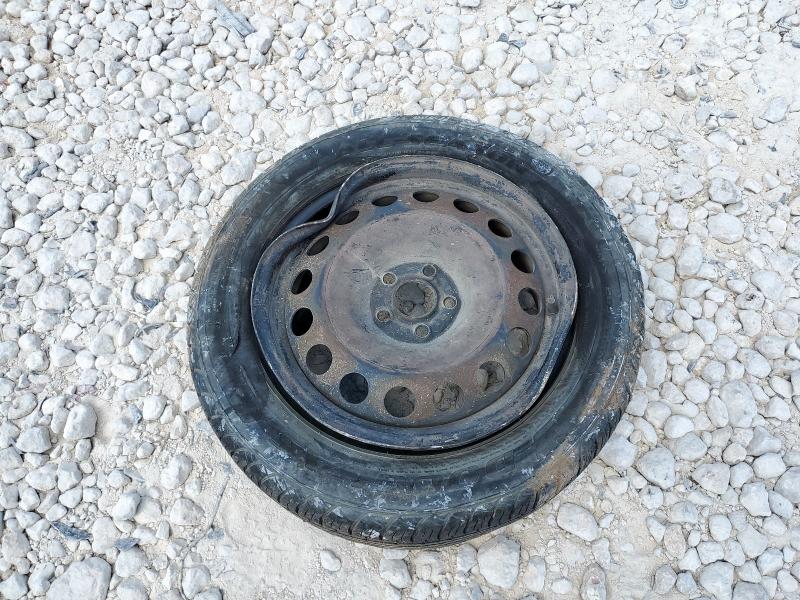 5Y2SL62833Z441370 - 2003 PONTIAC VIBE TAN photo 13