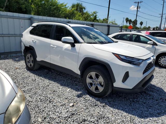 2T3W1RFV1PW280466 - 2023 TOYOTA RAV4 XLE WHITE photo 4