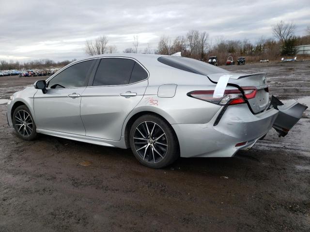 4T1G11AK2MU445982 - 2021 TOYOTA CAMRY SE SILVER photo 2