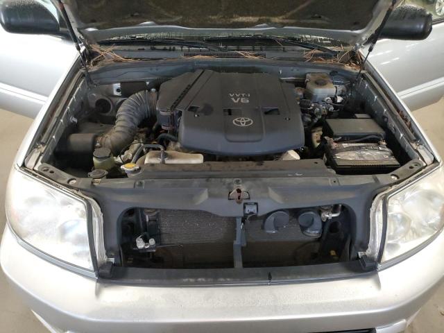 JTEBU14R148015671 - 2004 TOYOTA 4RUNNER SR5 ვერცხლისფერი ფოტო 12