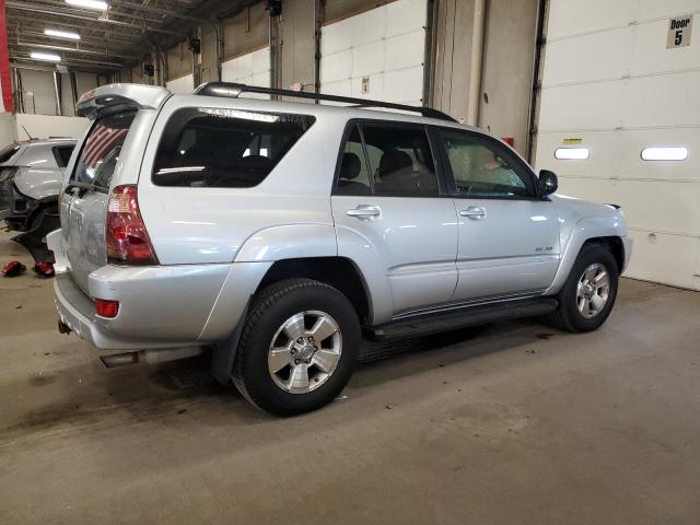 JTEBU14R148015671 - 2004 TOYOTA 4RUNNER SR5 ვერცხლისფერი ფოტო 3
