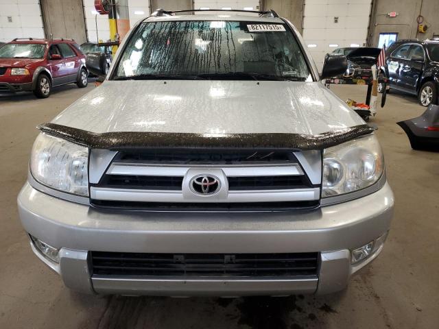 JTEBU14R148015671 - 2004 TOYOTA 4RUNNER SR5 ვერცხლისფერი ფოტო 5