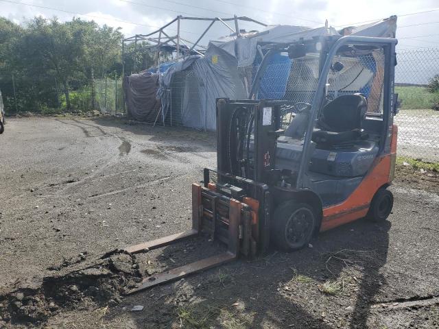 8FGCU2562902 - 2014 TOYT FORKLIFT ORANGE photo 2