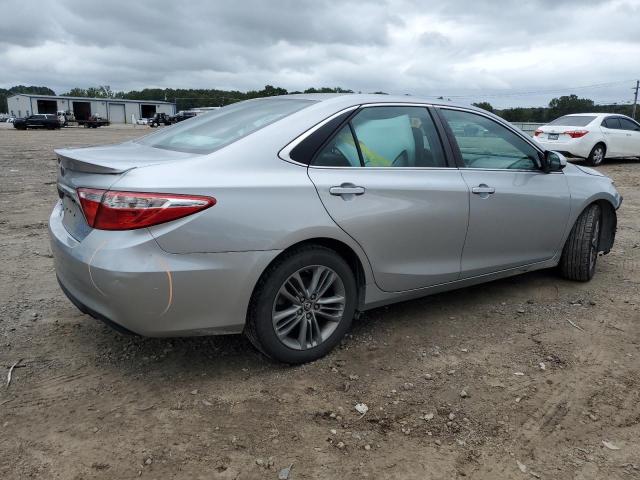 4T1BF1FK3FU894370 - 2015 TOYOTA CAMRY LE 银色 照片 3