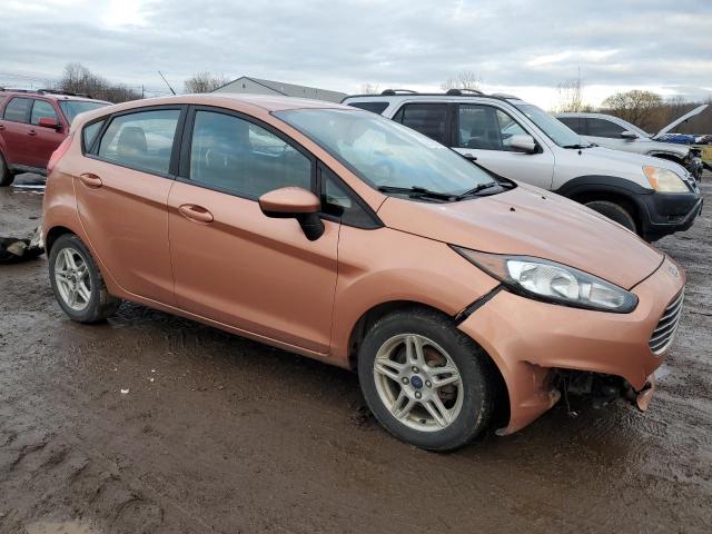 3FADP4EJ4HM110148 - 2017 FORD FIESTA SE ORANGE photo 4