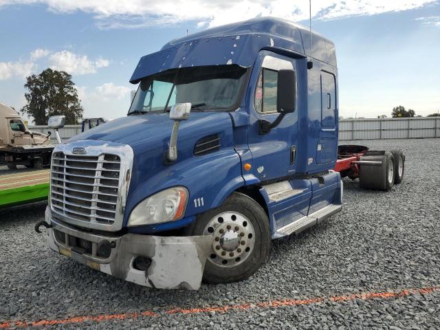 1FUJGHDV9CLBE0823 - 2012 FREIGHTLINER CASCADIA 1 BLUE photo 2