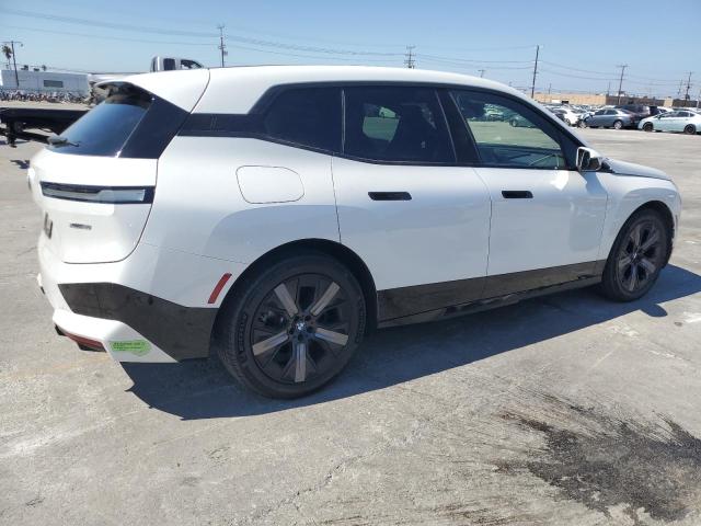 WB523CF02PCM57812 - 2023 BMW IX XDRIVE50 Blanc photo 3