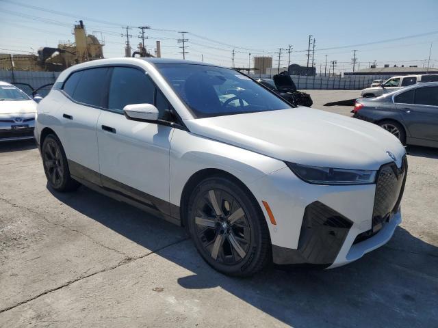 WB523CF02PCM57812 - 2023 BMW IX XDRIVE50 Blanc photo 4