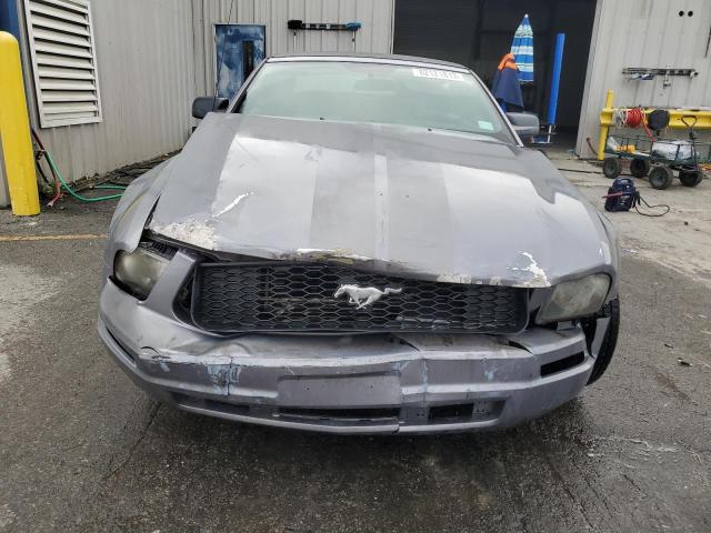 1ZVFT84N265217774 - 2006 FORD MUSTANG SILVER photo 5