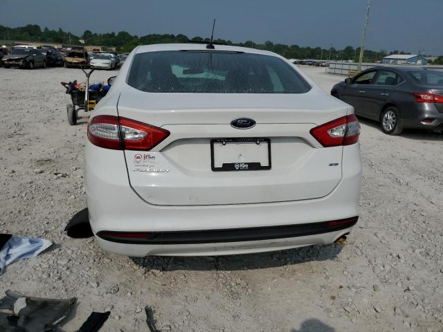 3FA6P0H74FR109325 - 2015 FORD FUSION SE WHITE photo 6