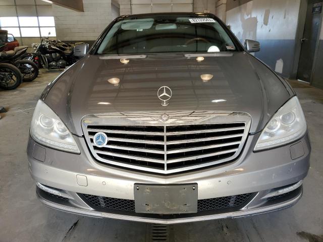 WDDNG7DB4DA503574 - 2013 MERCEDES-BENZ S 550 SILVER photo 5