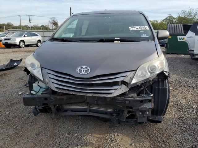 5TDYZ3DCXHS778099 - 2017 TOYOTA SIENNA XLE GRAY photo 5
