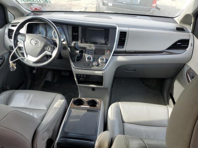 5TDYZ3DCXHS778099 - 2017 TOYOTA SIENNA XLE GRAY photo 8