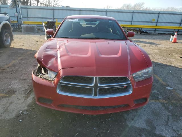 2C3CDXBG8DH525673 - 2013 DODGE CHARGER SE RED photo 5