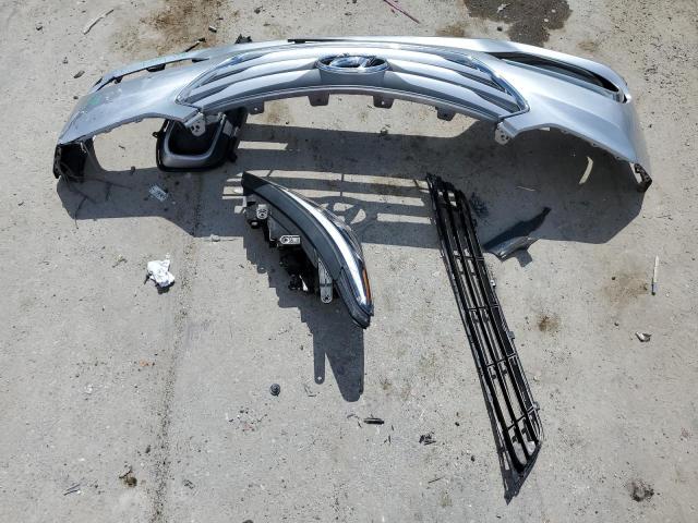 5XYZT3LB8JG521413 - 2018 HYUNDAI SANTA FE S 银色 照片 13