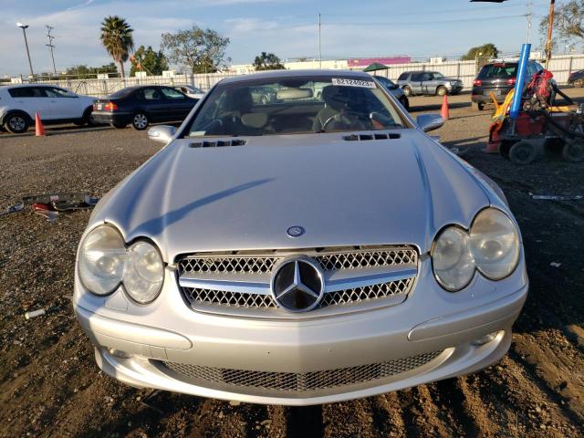 WDBSK75F94F065388 - 2004 MERCEDES-BENZ SL 500 SILVER photo 5