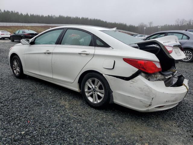 5NPEB4AC2DH642101 - 2013 HYUNDAI SONATA GLS WHITE photo 2