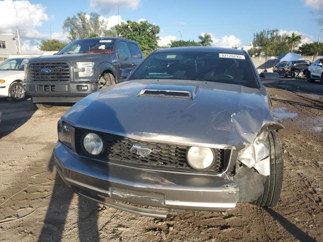 1ZVHT80N795128589 - 2009 FORD MUSTANG GRAY photo 5