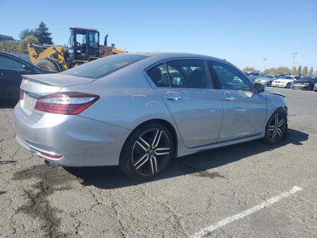1HGCR2F54HA256165 - 2017 HONDA ACCORD SPORT SILVER photo 3