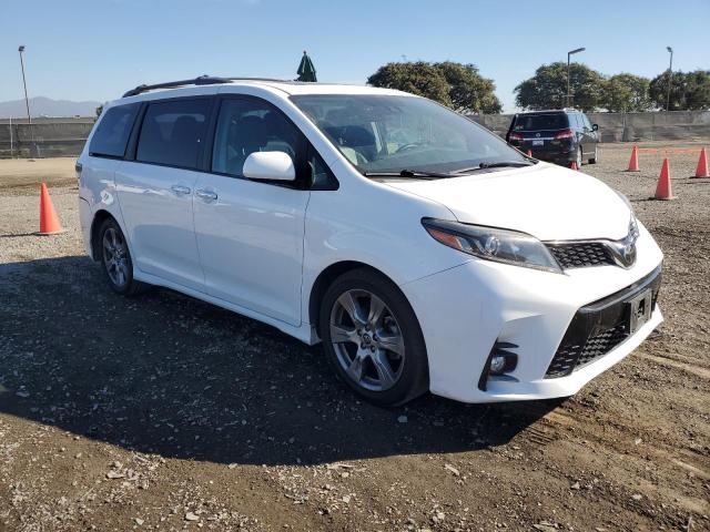 5TDXZ3DC4JS925308 - 2018 TOYOTA SIENNA SE WHITE photo 4