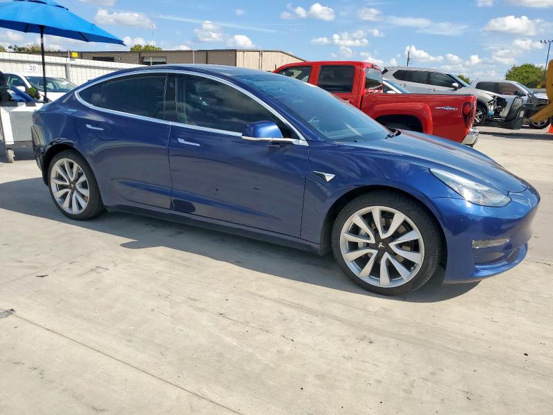 5YJ3E1EA3JF108945 - 2018 TESLA MODEL 3 Azul foto 4