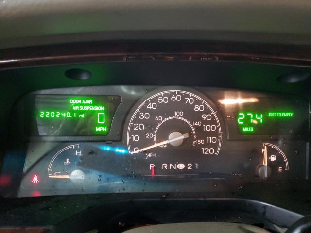 1LNHM81W14Y663377 - 2004 LINCOLN TOWN CAR EXECUTIVE Weiß Foto 9