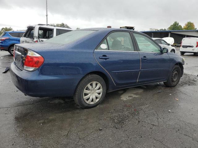 4T1BE32K35U073739 - 2005 TOYOTA CAMRY LE BLUE photo 3