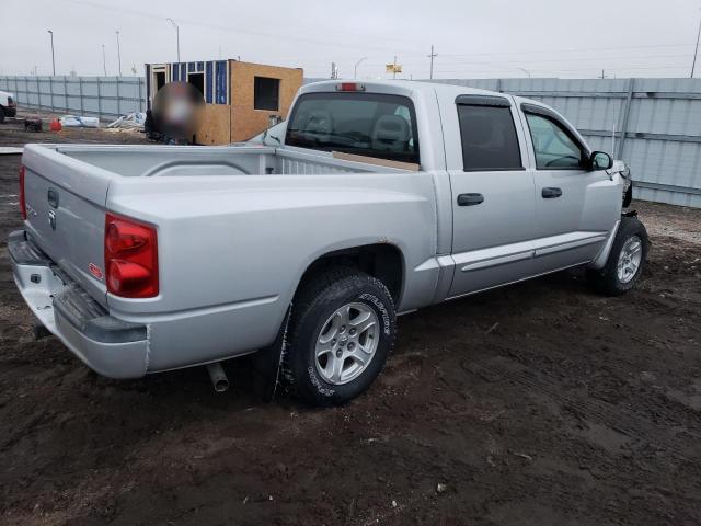 1D7HE48K95S359933 - 2005 DODGE DAKOTA QUAD SLT SILVER photo 3