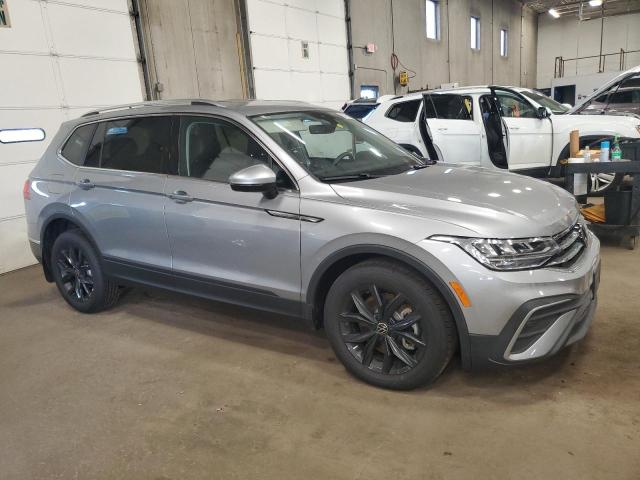 3VV2B7AX5RM107578 - 2024 VOLKSWAGEN TIGUAN SE Күміс фото 4