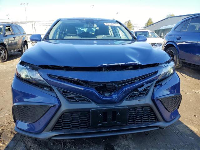 4T1T11AK4PU186205 - 2023 TOYOTA CAMRY SE NIGHT SHADE BLUE photo 5