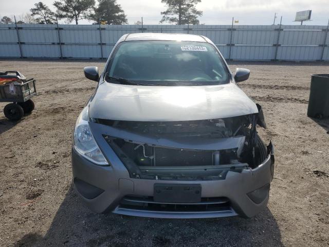 3N1CN7AP0GL887098 - 2016 NISSAN VERSA S GRAY photo 5