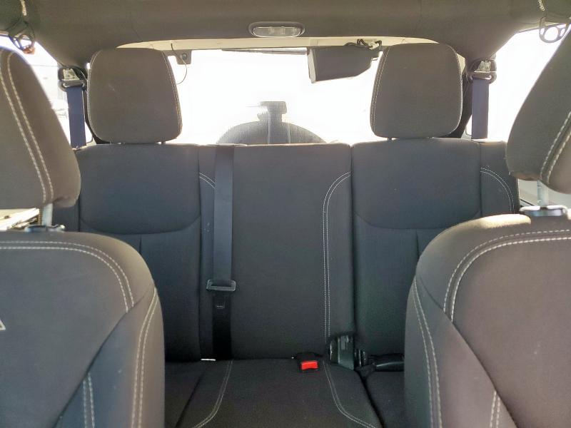 1C4BJWEG2HL567240 - 2017 JEEP WRANGLER U SAHARA WHITE photo 10