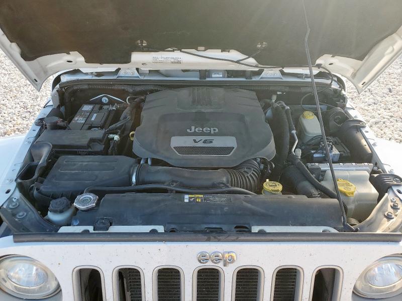 1C4BJWEG2HL567240 - 2017 JEEP WRANGLER U SAHARA WHITE photo 12