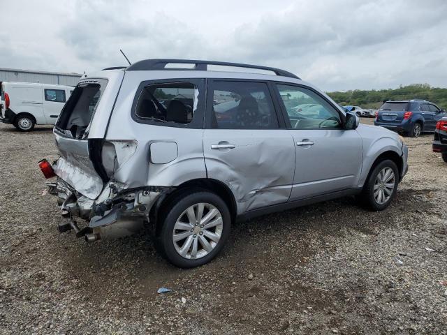 JF2SHACC7CH451544 - 2012 SUBARU FORESTER 2.5X PREMIUM SILVER photo 3