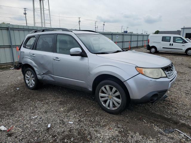 JF2SHACC7CH451544 - 2012 SUBARU FORESTER 2.5X PREMIUM SILVER photo 4