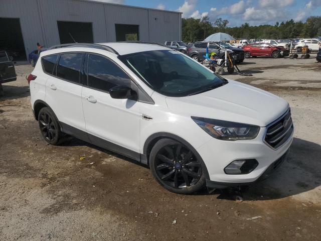1FMCU0GD1KUB95463 - 2019 FORD ESCAPE SE 白色 照片 4