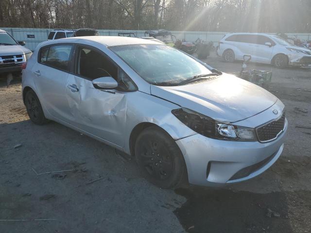 KNAFK5A87H5681467 - 2017 KIA FORTE LX SILVER photo 4