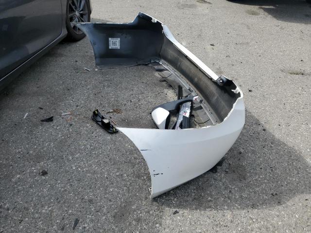 4T1BF1FK5GU261323 - 2016 TOYOTA CAMRY LE 白色 照片 12