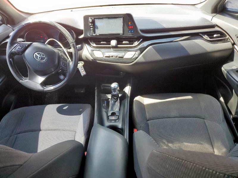 NMTKHMBX7JR041869 - 2018 TOYOTA C-HR XLE 栗色 照片 8