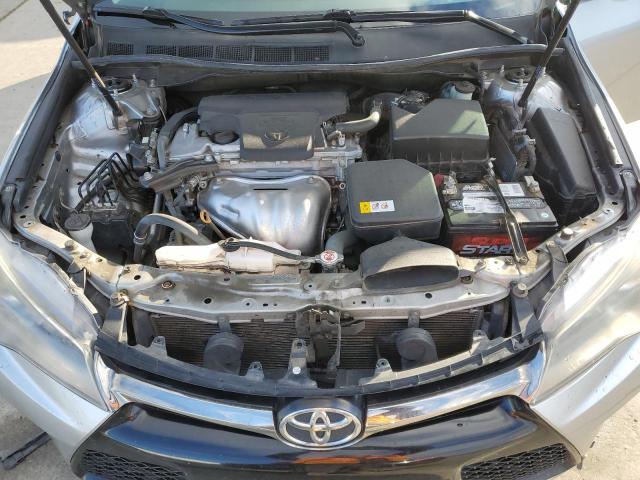 4T1BF1FK0HU734515 - 2017 TOYOTA CAMRY LE SILVER photo 11