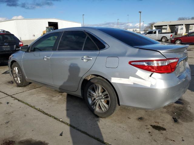 4T1BF1FK0HU734515 - 2017 TOYOTA CAMRY LE SILVER photo 2